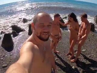 4 youngsters inpulit o rus streetwalker pe the plaja: gratis hd Adult film al 3-lea | xhamster