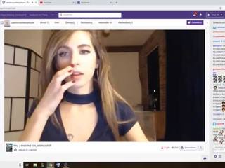 Prawan masturbasi and squirting in twitch stream before getting banned