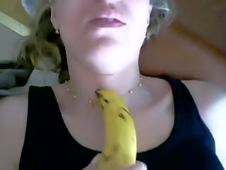 Eu suge și amagi cu o banană